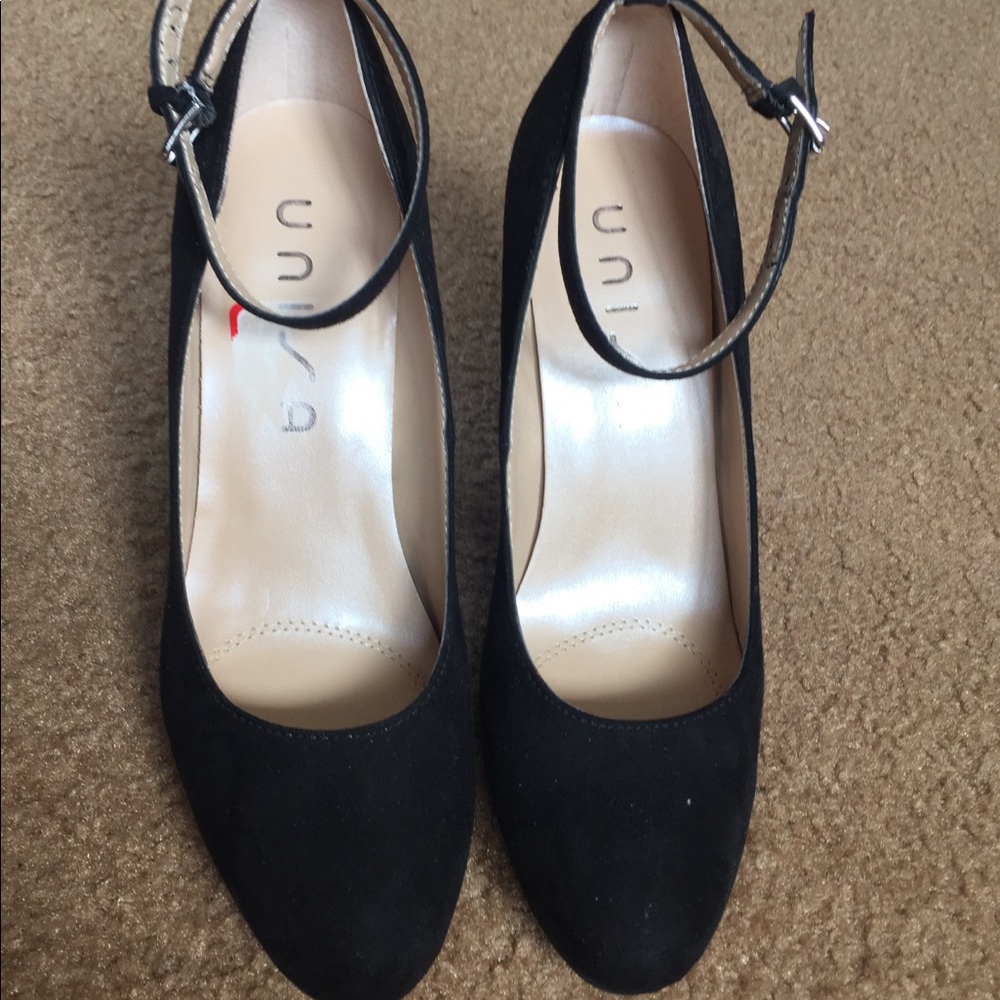 Black Mary Jane platform heels - Picture 2 of 7